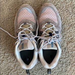 Lightly worn Karhu sneakers